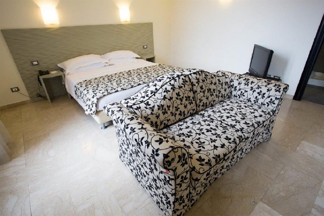 Hotel Garibaldi Palermo Esterno foto